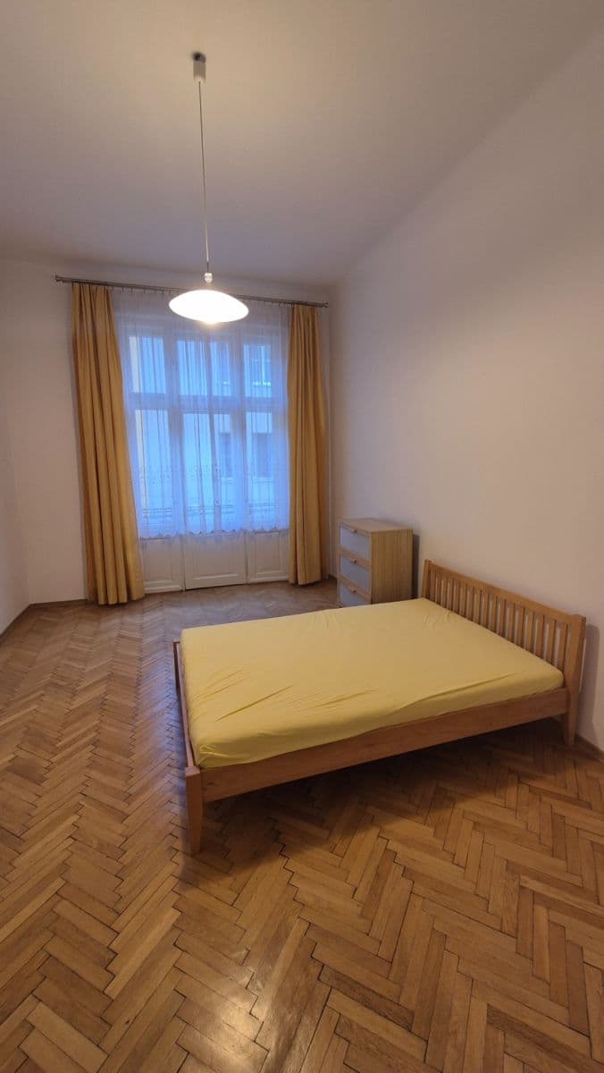 Prenájom bytu 3-izbový 82 m², Sládkovičova, Bratislava - mestská časť Staré Mesto, Bratislavský kraj Prenájom bytu 3-izbový 82 m², Sládkovičova, Bratislava - mestská časť Staré Mesto, Bratislavský kraj