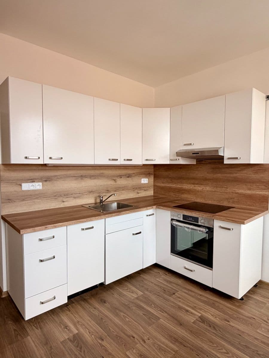 Prenájom bytu 2-izbový 41 m², Víta Nejedlého, Praha, Praha Prenájom bytu 2-izbový 41 m², Víta Nejedlého, Praha, Praha