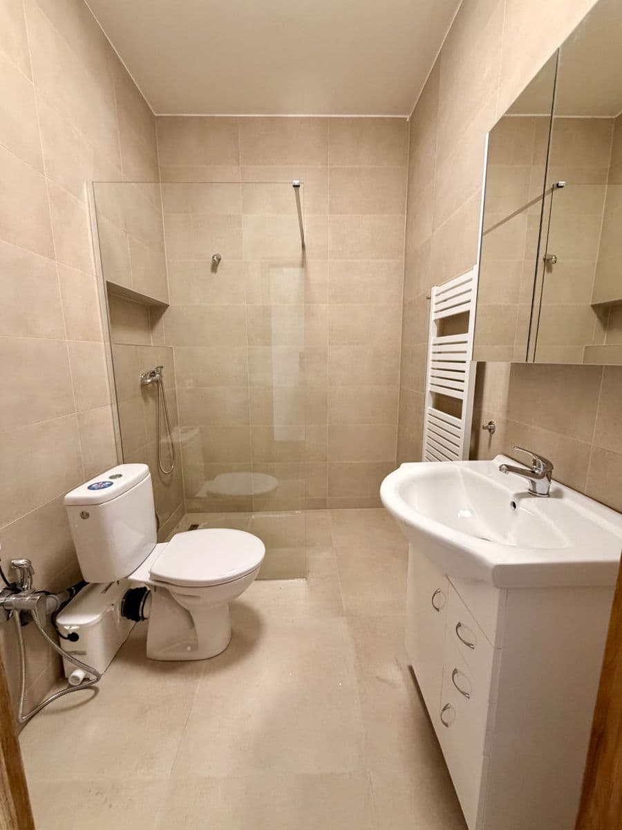 Prenájom bytu 2-izbový 41 m², Víta Nejedlého, Praha, Praha Prenájom bytu 2-izbový 41 m², Víta Nejedlého, Praha, Praha