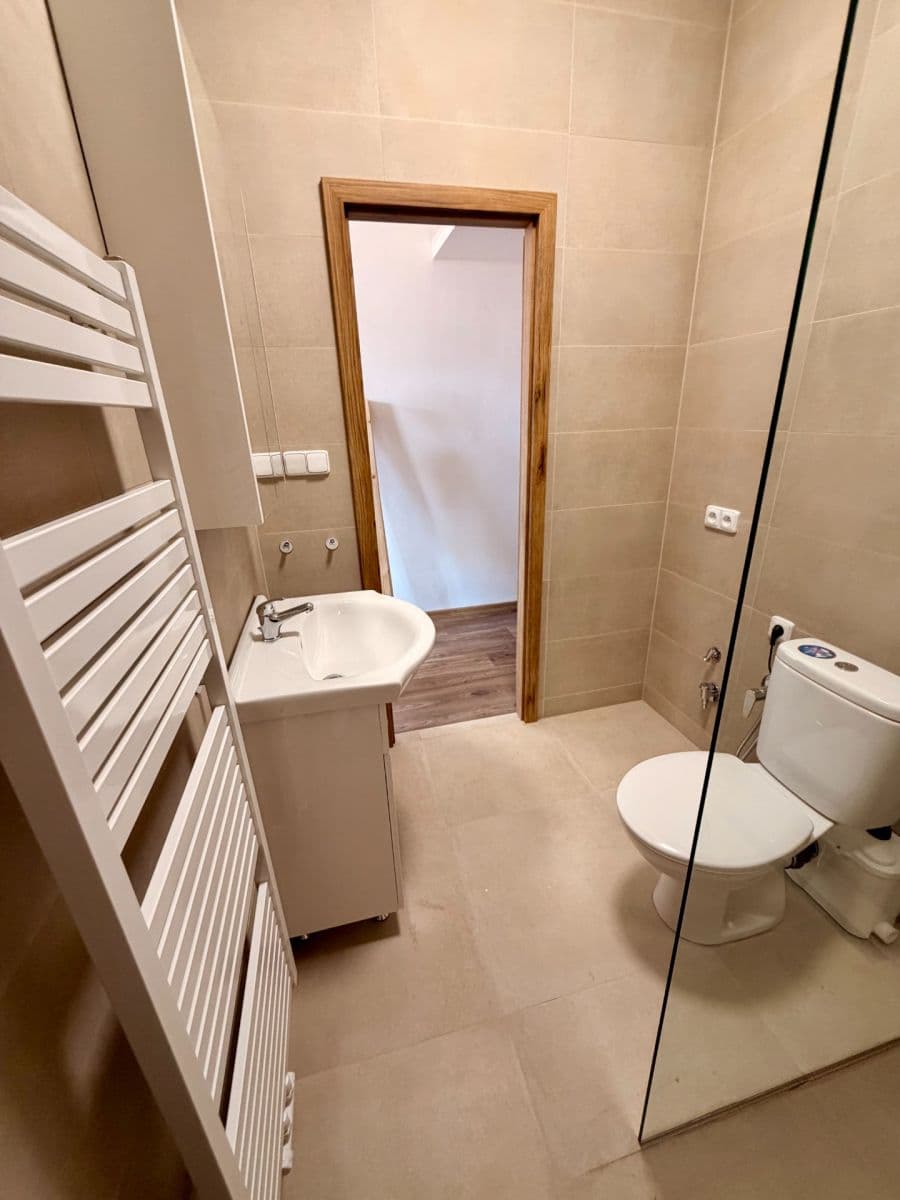 Prenájom bytu 2-izbový 41 m², Víta Nejedlého, Praha, Praha Prenájom bytu 2-izbový 41 m², Víta Nejedlého, Praha, Praha