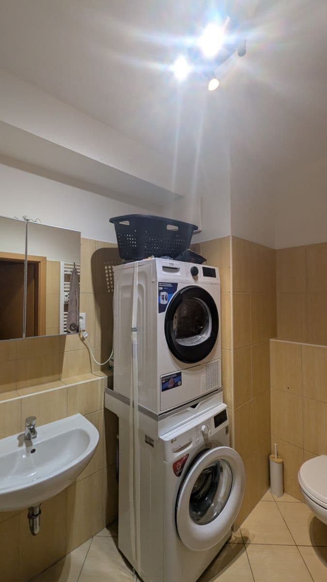 Prenájom bytu 2-izbový 43 m², Pod Kavalírkou, Praha, Praha Prenájom bytu 2-izbový 43 m², Pod Kavalírkou, Praha, Praha