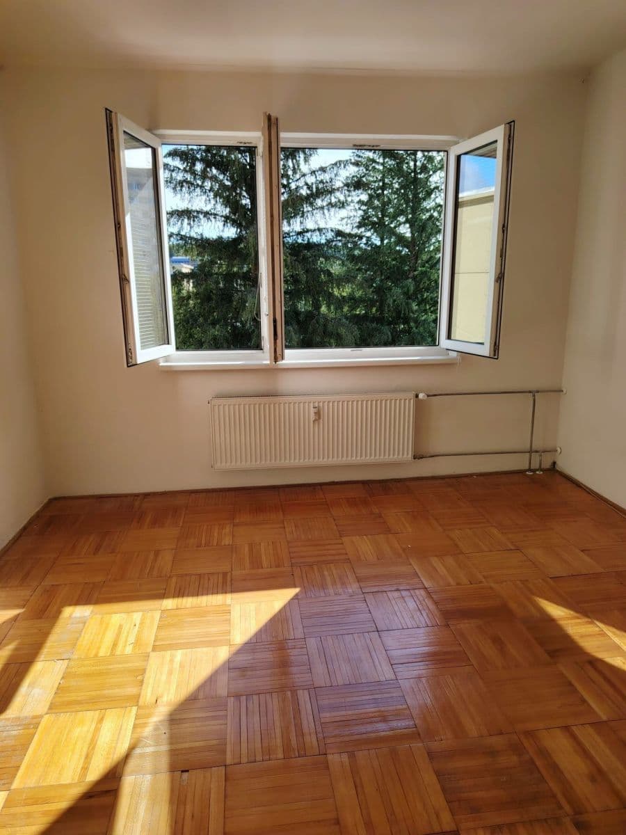 Predaj bytu 2-izbový 67 m², Padělky VI, Zlín, Zlínský kraj Predaj bytu 2-izbový 67 m², Padělky VI, Zlín, Zlínský kraj