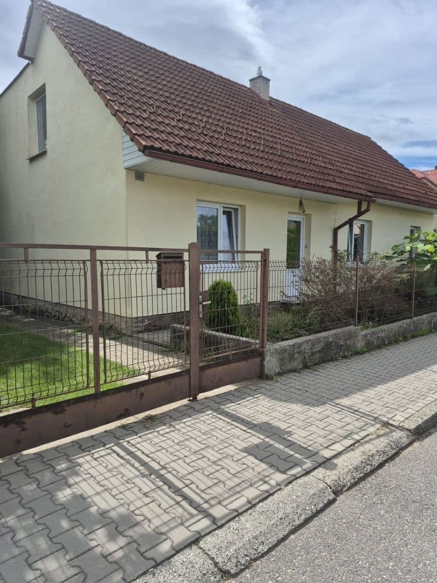 Prenájom domu 150 m², pozemok 1.000 m², Internátní, Třemošnice, Pardubický kraj Prenájom domu 150 m², pozemok 1.000 m², Internátní, Třemošnice, Pardubický kraj