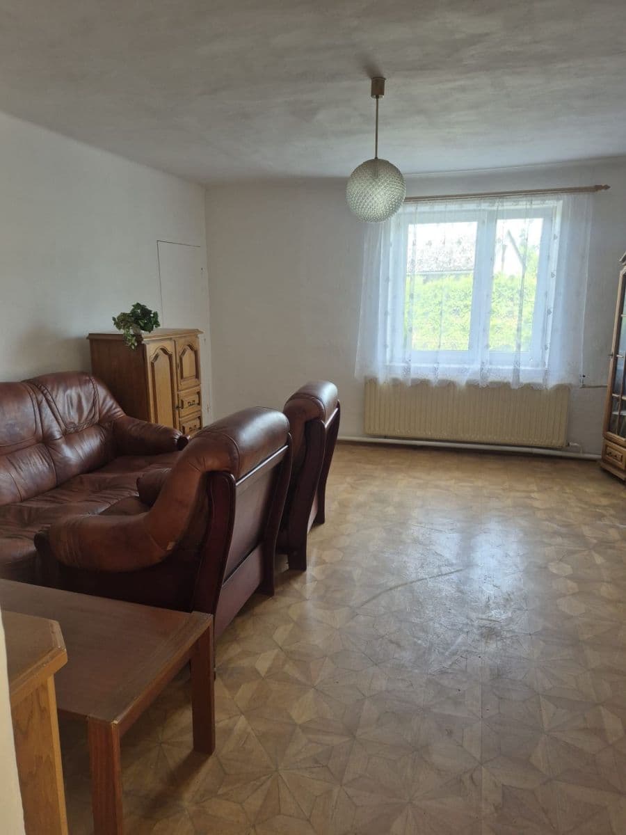 Prenájom domu 150 m², pozemok 1.000 m², Internátní, Třemošnice, Pardubický kraj Prenájom domu 150 m², pozemok 1.000 m², Internátní, Třemošnice, Pardubický kraj