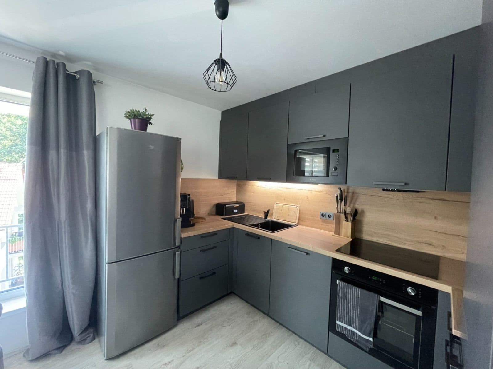 Prenájom bytu 3-izbový 69 m², Vrbová, Kunice, Středočeský kraj Prenájom bytu 3-izbový 69 m², Vrbová, Kunice, Středočeský kraj