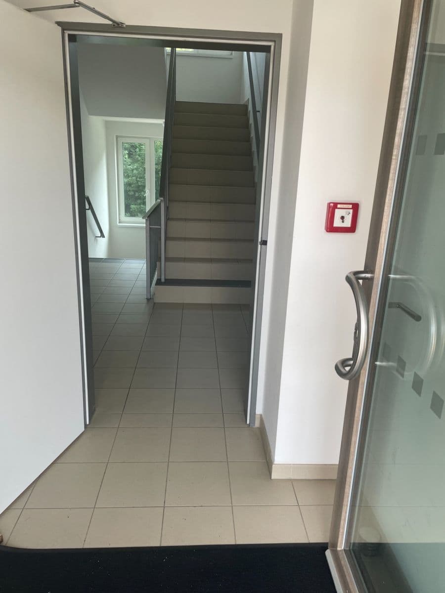 Prenájom bytu 3-izbový 69 m², Vrbová, Kunice, Středočeský kraj Prenájom bytu 3-izbový 69 m², Vrbová, Kunice, Středočeský kraj