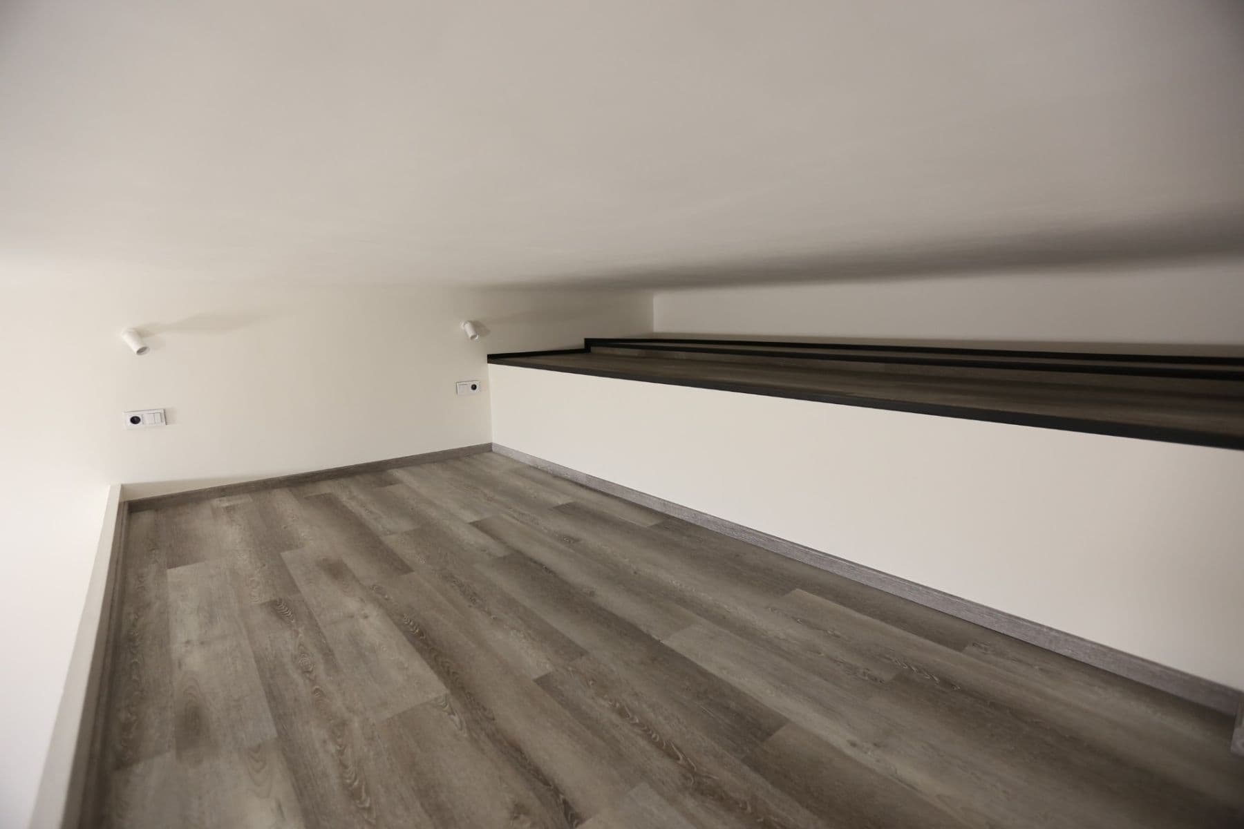 Prenájom bytu 1-izbový 35 m², Kubelíkova, Praha, Praha Prenájom bytu 1-izbový 35 m², Kubelíkova, Praha, Praha