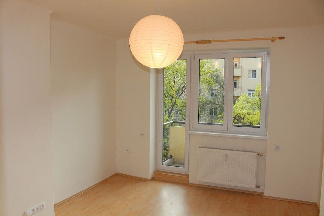 Prenájom bytu 1-izbový 24 m², Jerevanská, Praha, Praha Prenájom bytu 1-izbový 24 m², Jerevanská, Praha, Praha