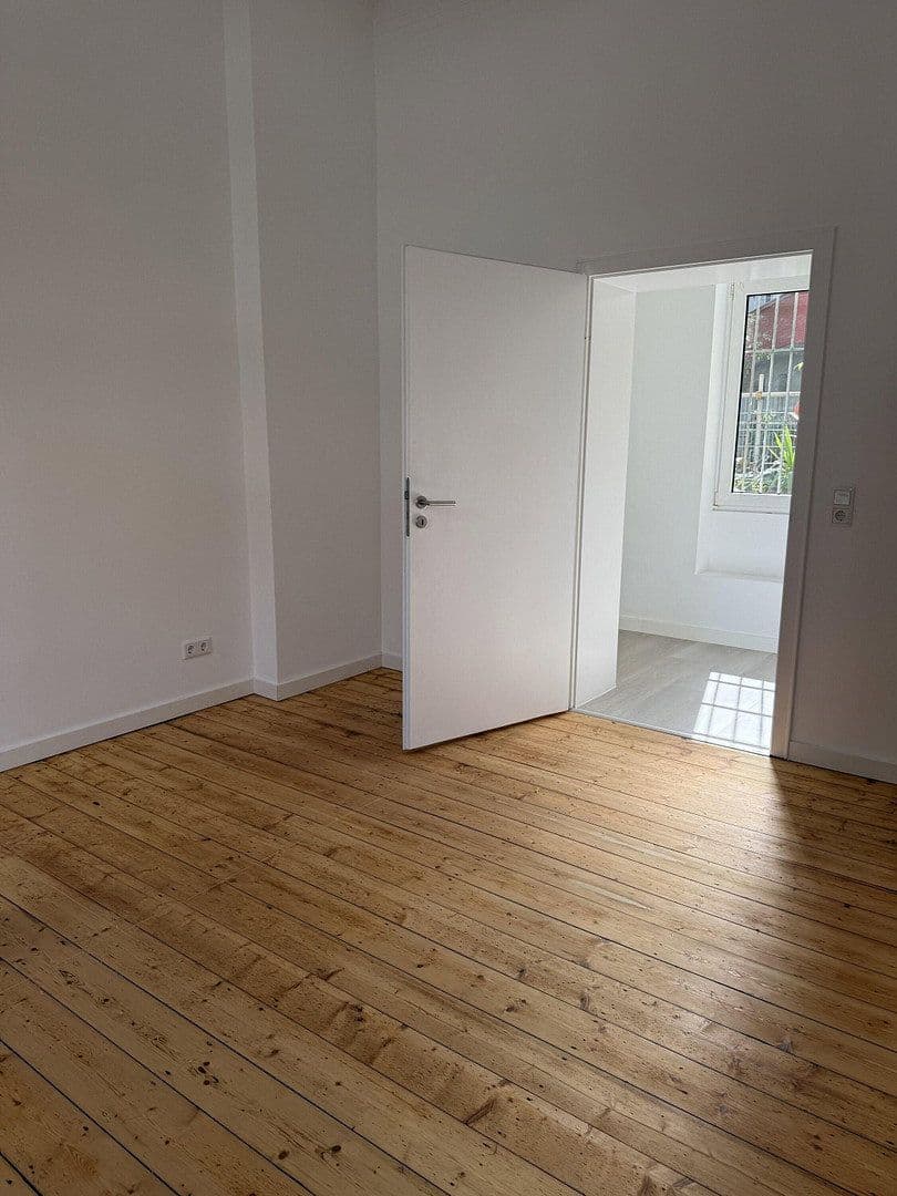 Prenájom bytu 3-izbový 80 m², Maternusstraße 39, Köln, Severné Porýnie - Westfálsko Prenájom bytu 3-izbový 80 m², Maternusstraße 39, Köln, Severné Porýnie - Westfálsko