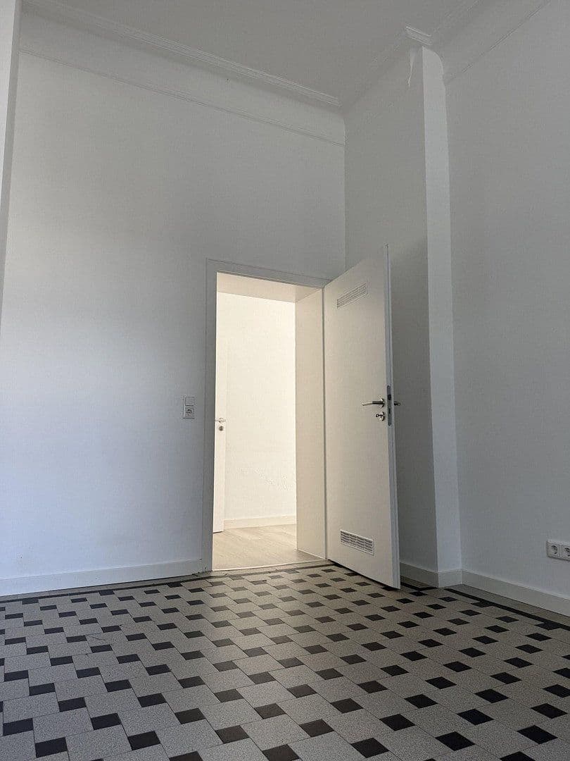 Prenájom bytu 3-izbový 80 m², Maternusstraße 39, Köln, Severné Porýnie - Westfálsko Prenájom bytu 3-izbový 80 m², Maternusstraße 39, Köln, Severné Porýnie - Westfálsko