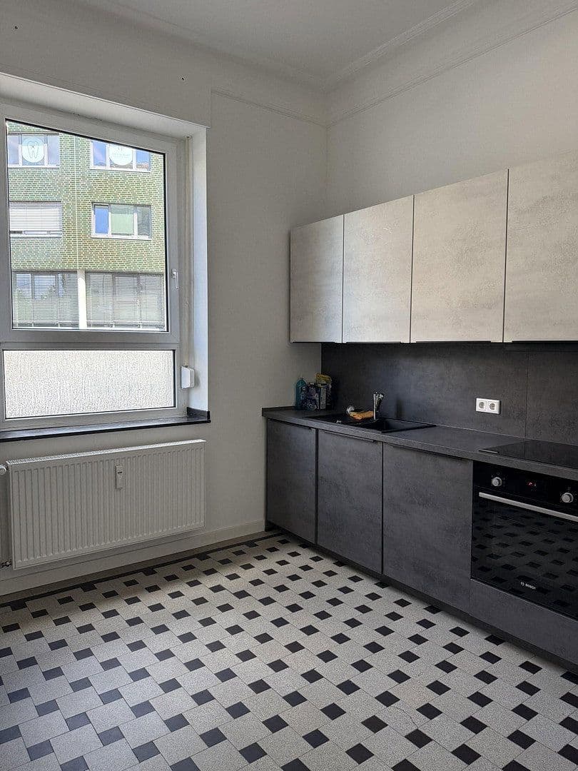 Prenájom bytu 3-izbový 80 m², Maternusstraße 39, Köln, Severné Porýnie - Westfálsko Prenájom bytu 3-izbový 80 m², Maternusstraße 39, Köln, Severné Porýnie - Westfálsko