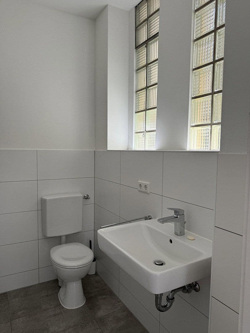 Prenájom bytu 3-izbový 80 m², Maternusstraße 39, Köln, Severné Porýnie - Westfálsko Prenájom bytu 3-izbový 80 m², Maternusstraße 39, Köln, Severné Porýnie - Westfálsko