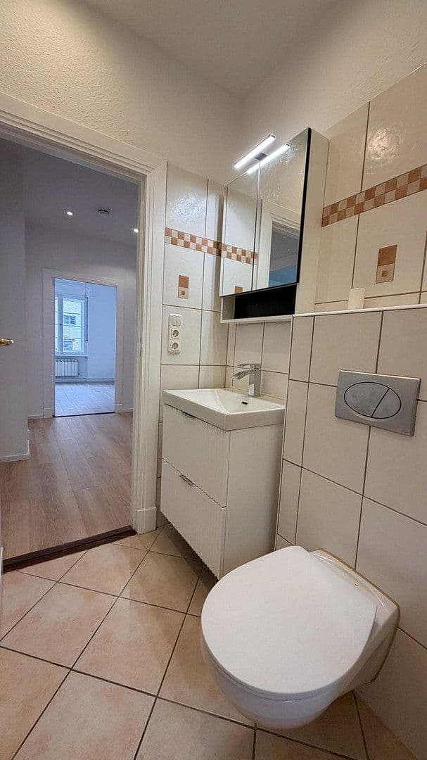 Predaj bytu 3-izbový 64 m², Laehrscher Jagdweg, Berlin, Berlín Predaj bytu 3-izbový 64 m², Laehrscher Jagdweg, Berlin, Berlín