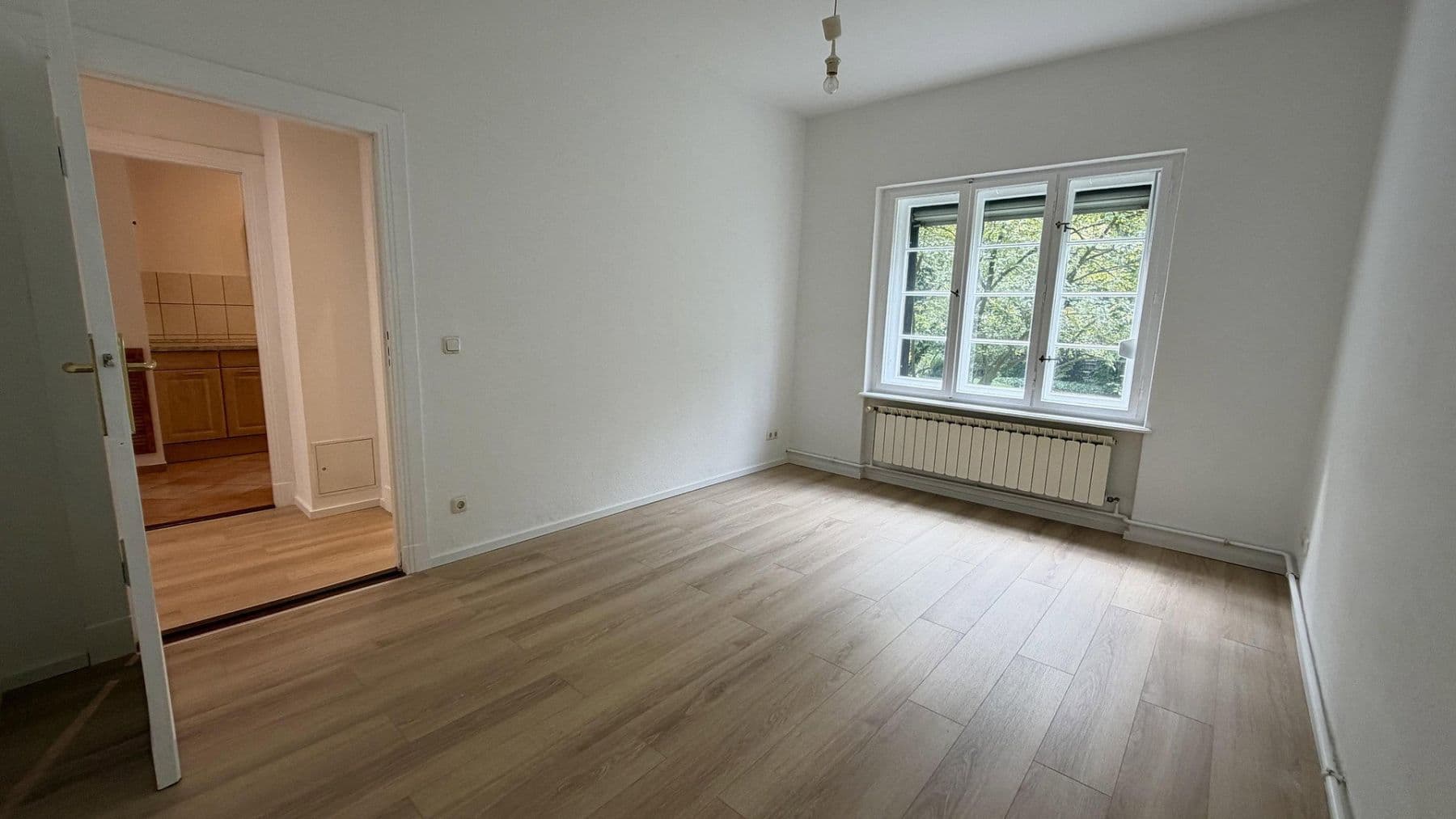 Predaj bytu 3-izbový 64 m², Laehrscher Jagdweg, Berlin, Berlín Predaj bytu 3-izbový 64 m², Laehrscher Jagdweg, Berlin, Berlín