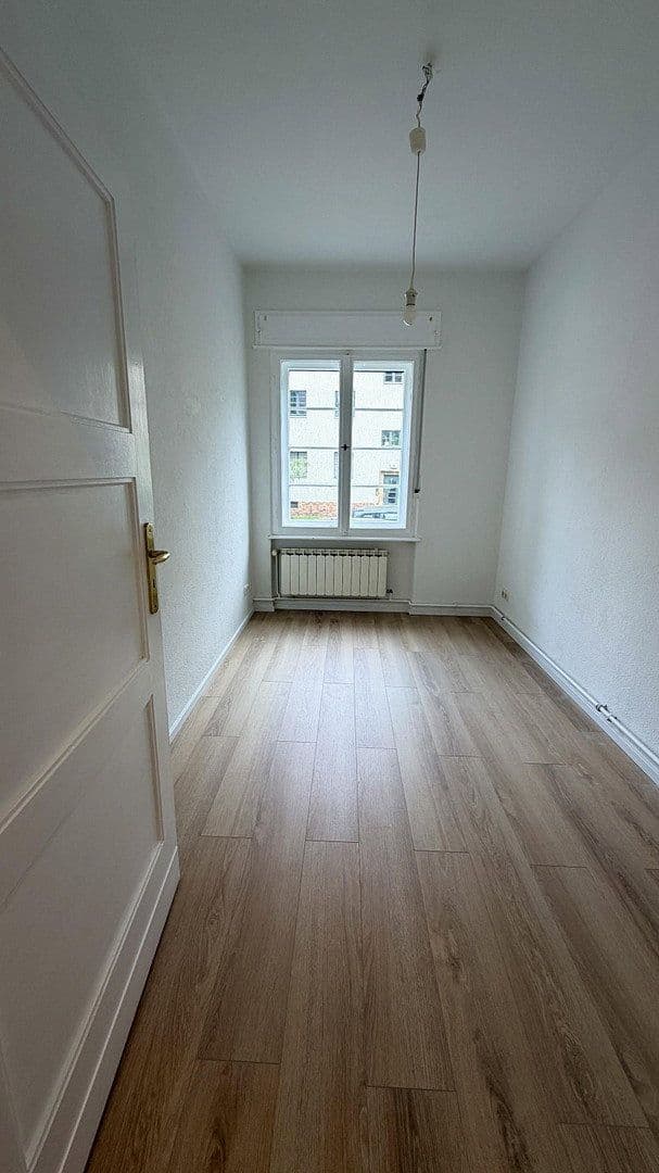 Predaj bytu 3-izbový 64 m², Laehrscher Jagdweg, Berlin, Berlín Predaj bytu 3-izbový 64 m², Laehrscher Jagdweg, Berlin, Berlín