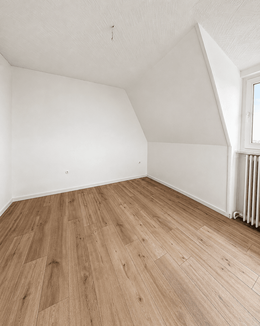 Prenájom bytu 4-izbový 95 m², Königstr. 11, Remscheid, Severné Porýnie - Westfálsko Prenájom bytu 4-izbový 95 m², Königstr. 11, Remscheid, Severné Porýnie - Westfálsko