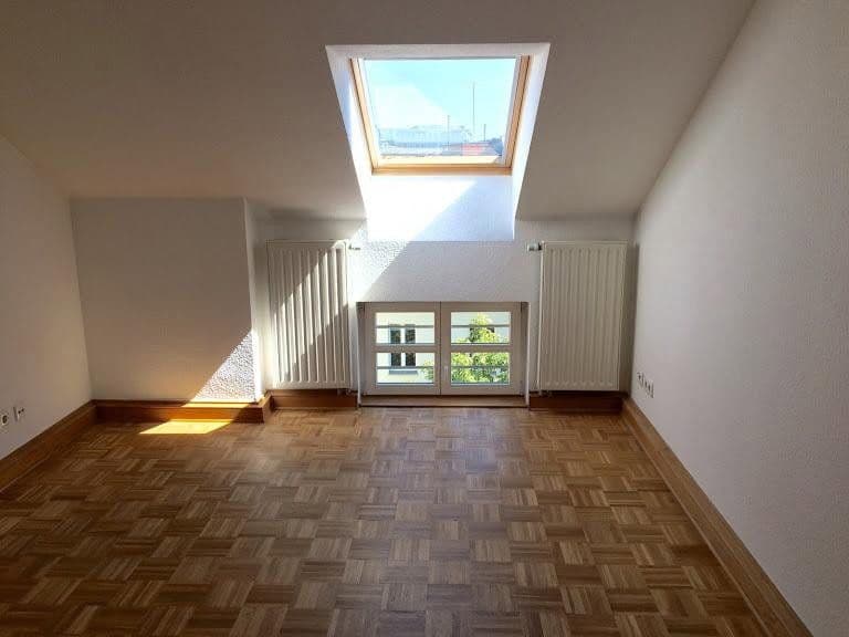 Prenájom bytu 3-izbový 130 m², Berlin, Berlín Prenájom bytu 3-izbový 130 m², Berlin, Berlín