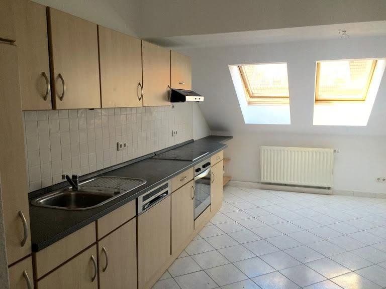 Prenájom bytu 3-izbový 130 m², Berlin, Berlín Prenájom bytu 3-izbový 130 m², Berlin, Berlín