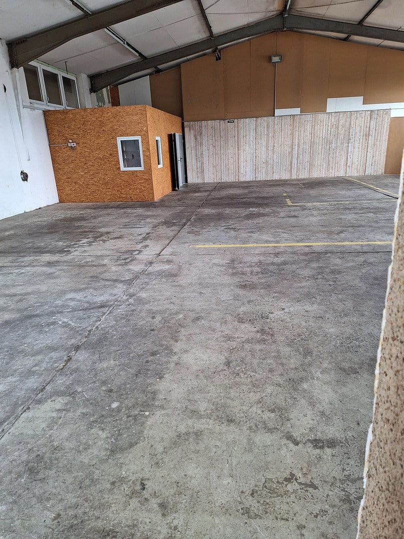 Prenájom nebytového priestoru 282 m², Landau, Porýnie-Falcko Prenájom nebytového priestoru 282 m², Landau, Porýnie-Falcko