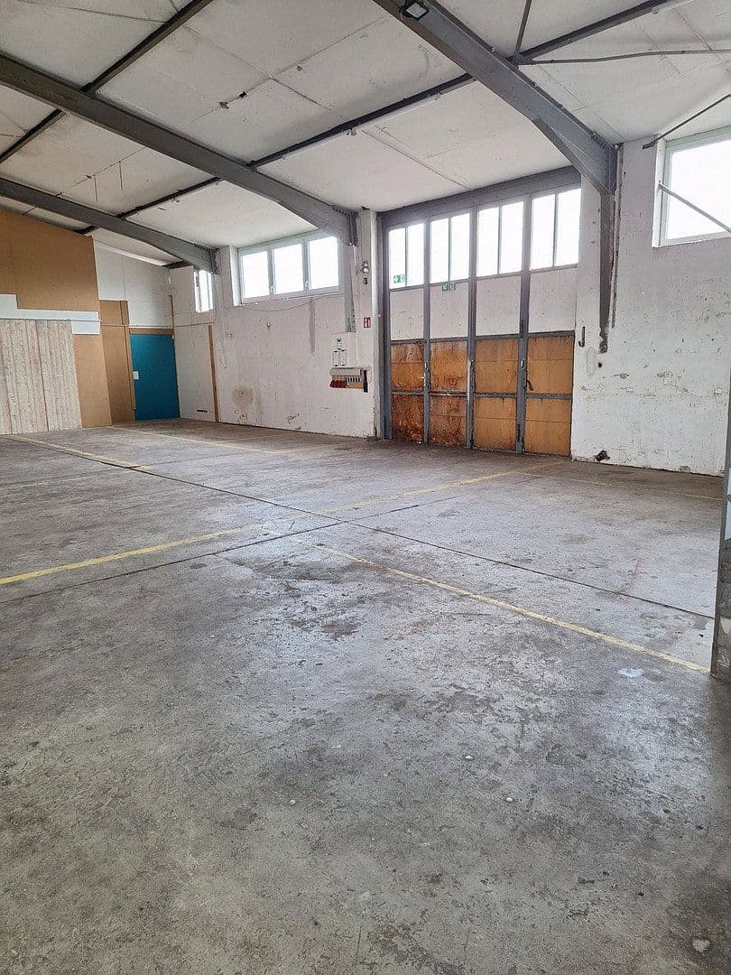 Prenájom nebytového priestoru 282 m², Landau, Porýnie-Falcko Prenájom nebytového priestoru 282 m², Landau, Porýnie-Falcko