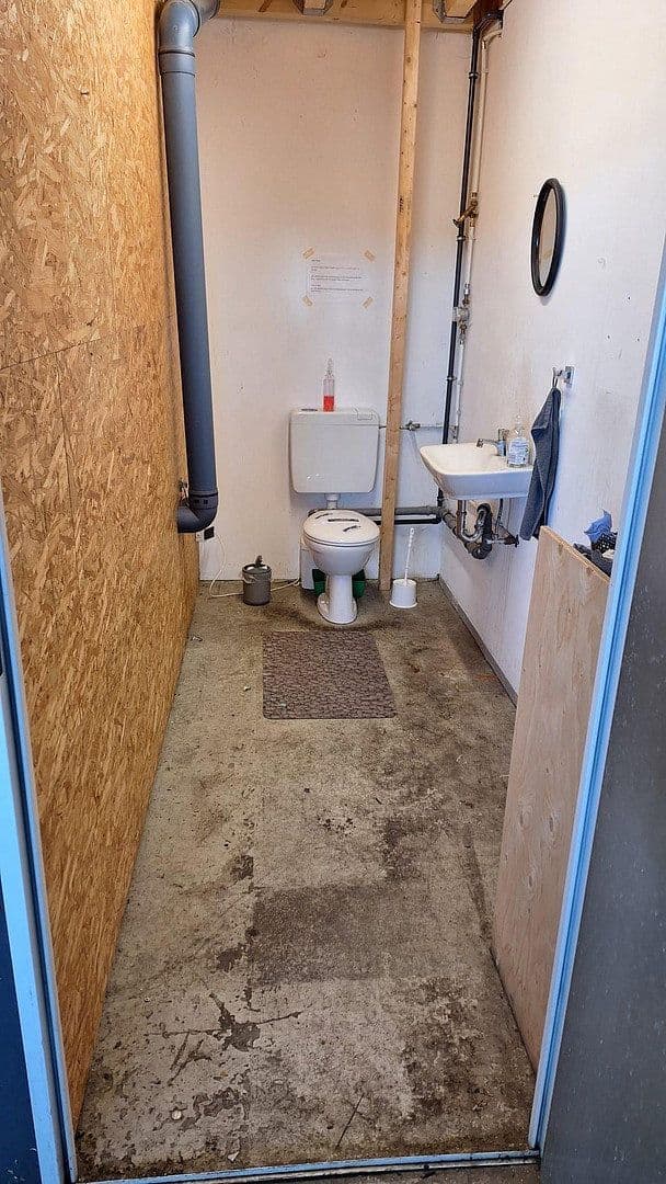 Prenájom nebytového priestoru 282 m², Landau, Porýnie-Falcko Prenájom nebytového priestoru 282 m², Landau, Porýnie-Falcko