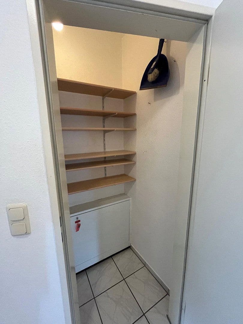 Prenájom bytu 4-izbový 99 m², Mönchengladbach, Severné Porýnie - Westfálsko Prenájom bytu 4-izbový 99 m², Mönchengladbach, Severné Porýnie - Westfálsko