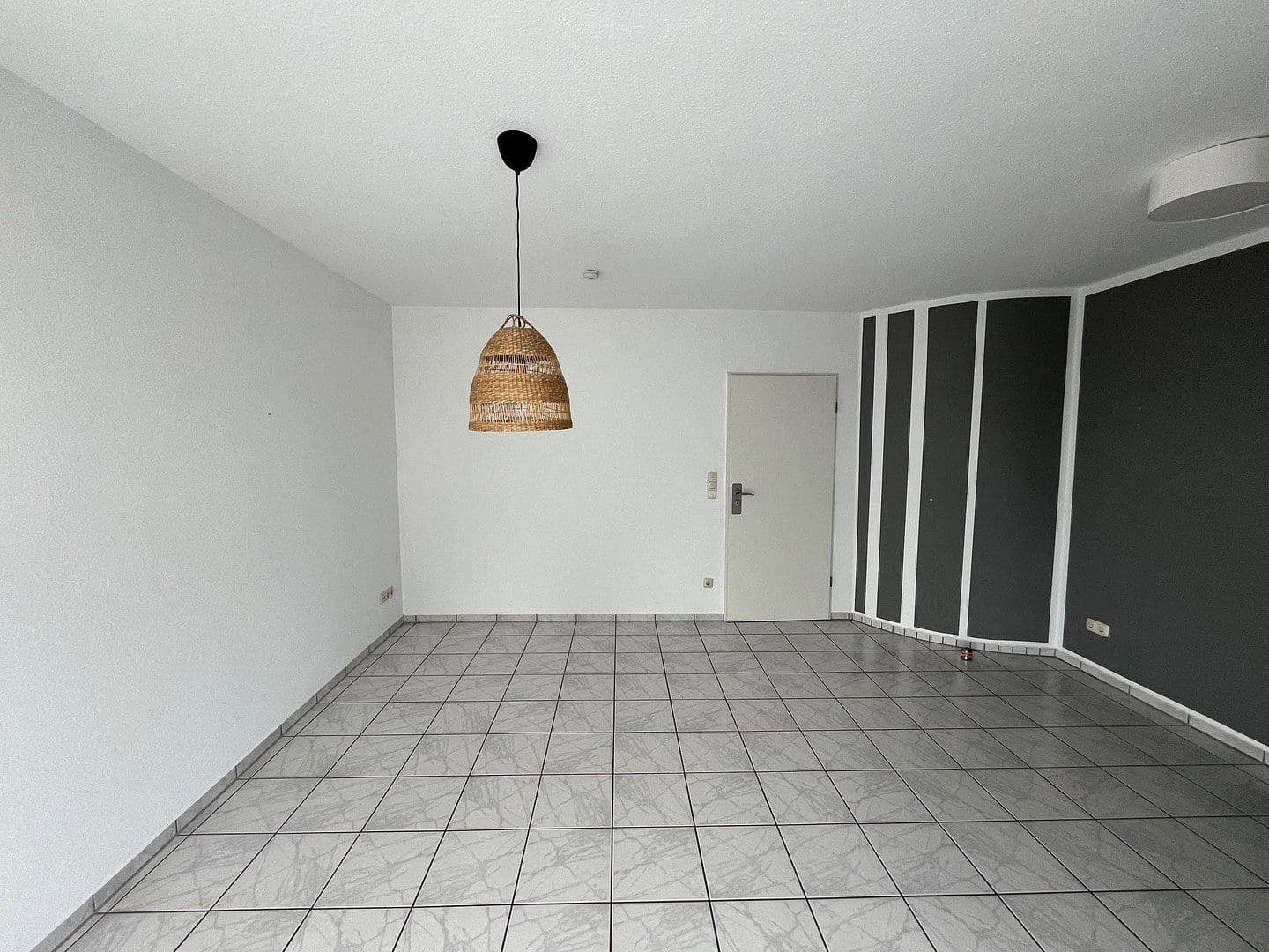 Prenájom bytu 4-izbový 99 m², Mönchengladbach, Severné Porýnie - Westfálsko Prenájom bytu 4-izbový 99 m², Mönchengladbach, Severné Porýnie - Westfálsko