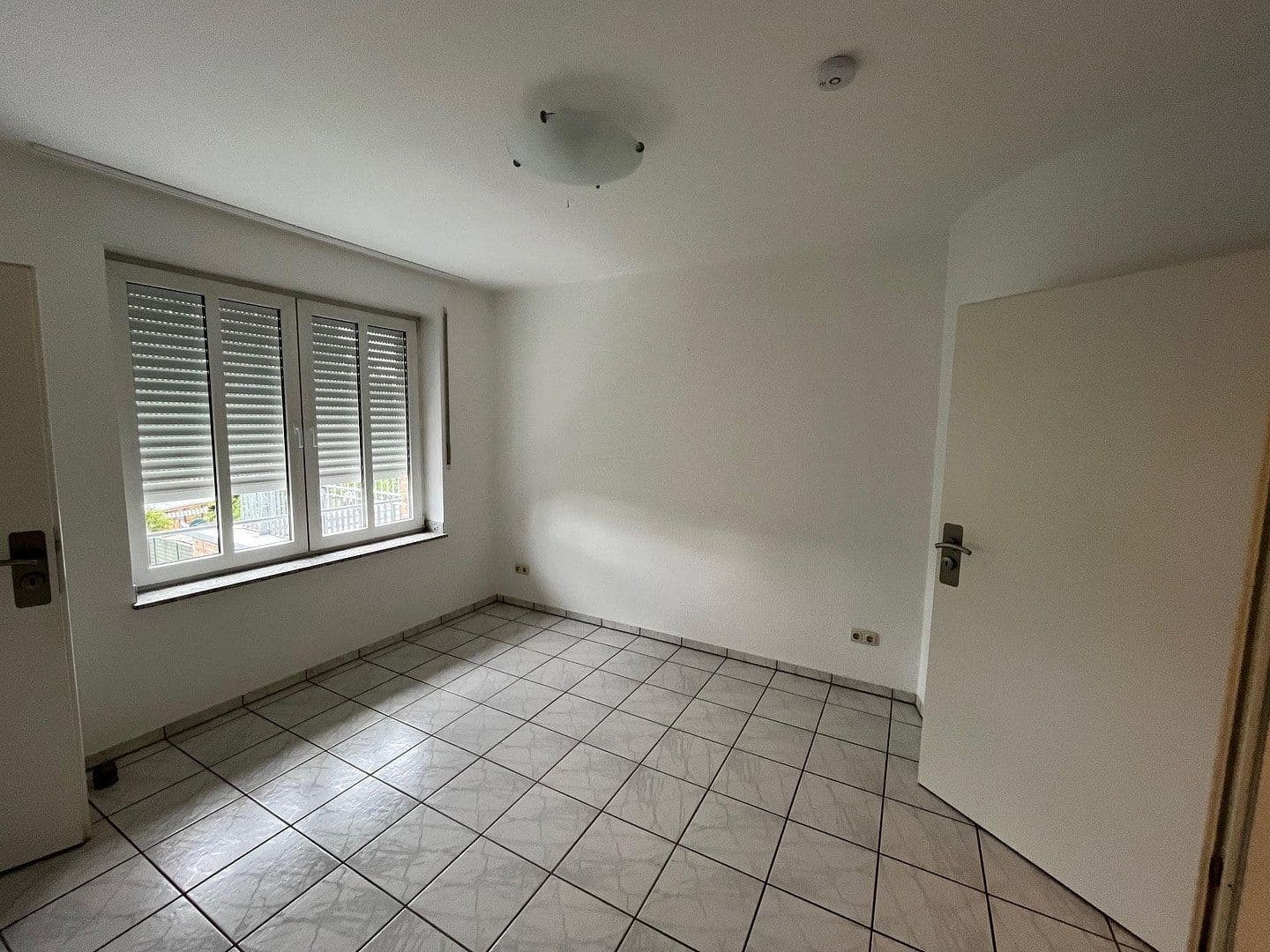 Prenájom bytu 4-izbový 99 m², Mönchengladbach, Severné Porýnie - Westfálsko Prenájom bytu 4-izbový 99 m², Mönchengladbach, Severné Porýnie - Westfálsko