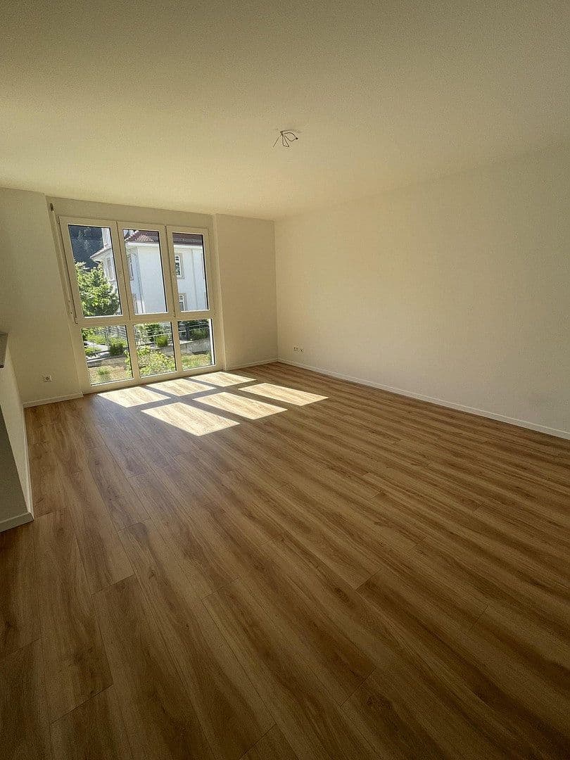Prenájom bytu 4-izbový 127 m², Gernsbach, Bádensko-Wurttembersko Prenájom bytu 4-izbový 127 m², Gernsbach, Bádensko-Wurttembersko