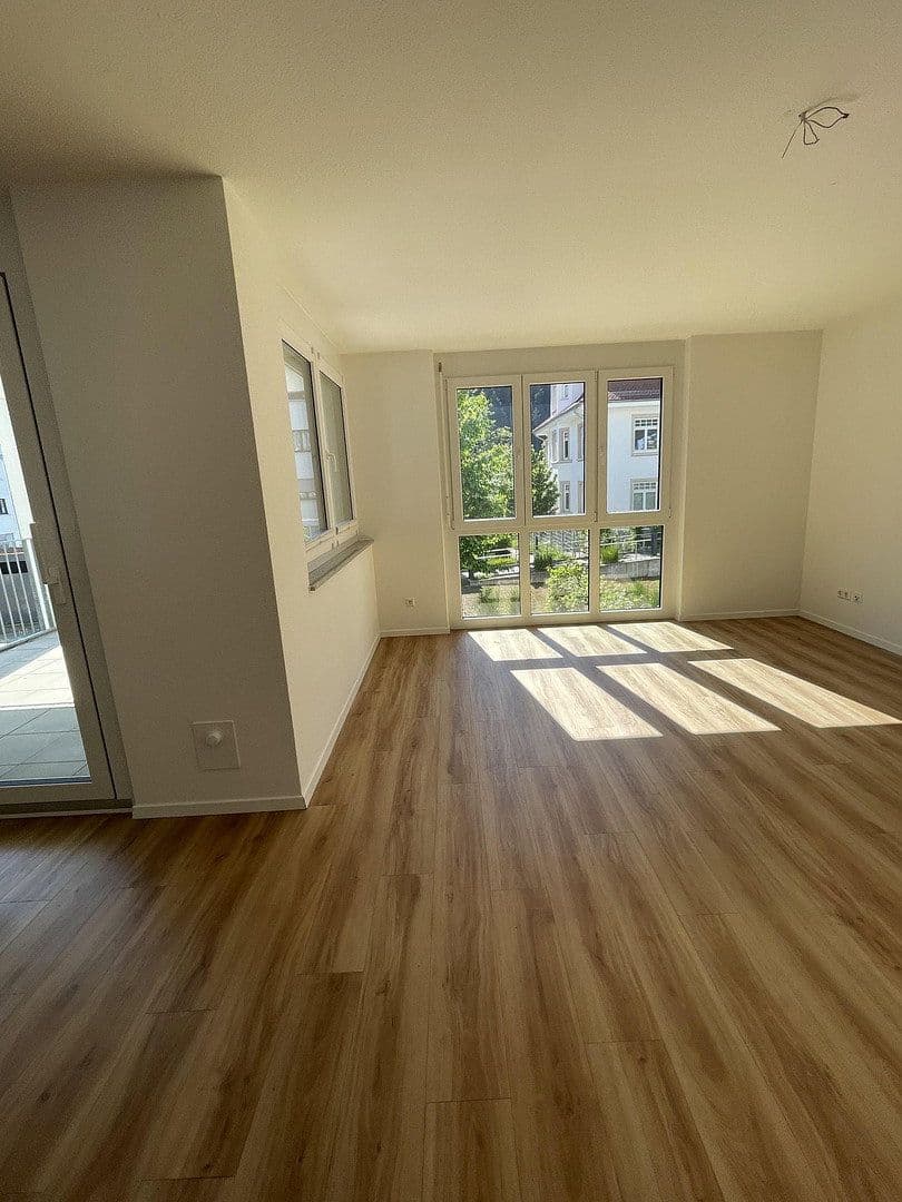 Prenájom bytu 4-izbový 127 m², Gernsbach, Bádensko-Wurttembersko Prenájom bytu 4-izbový 127 m², Gernsbach, Bádensko-Wurttembersko