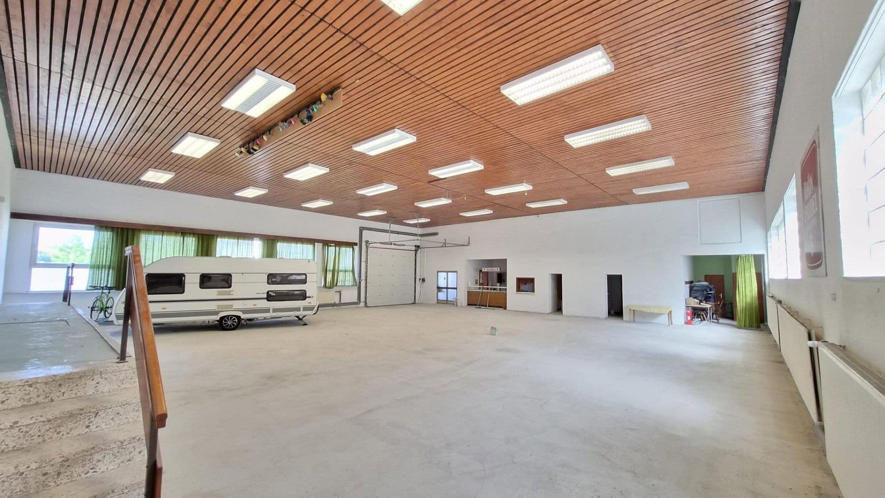 Prenájom nebytového priestoru 600 m², Bahnhofstr. 16, Hofbieber, Hesensko Prenájom nebytového priestoru 600 m², Bahnhofstr. 16, Hofbieber, Hesensko