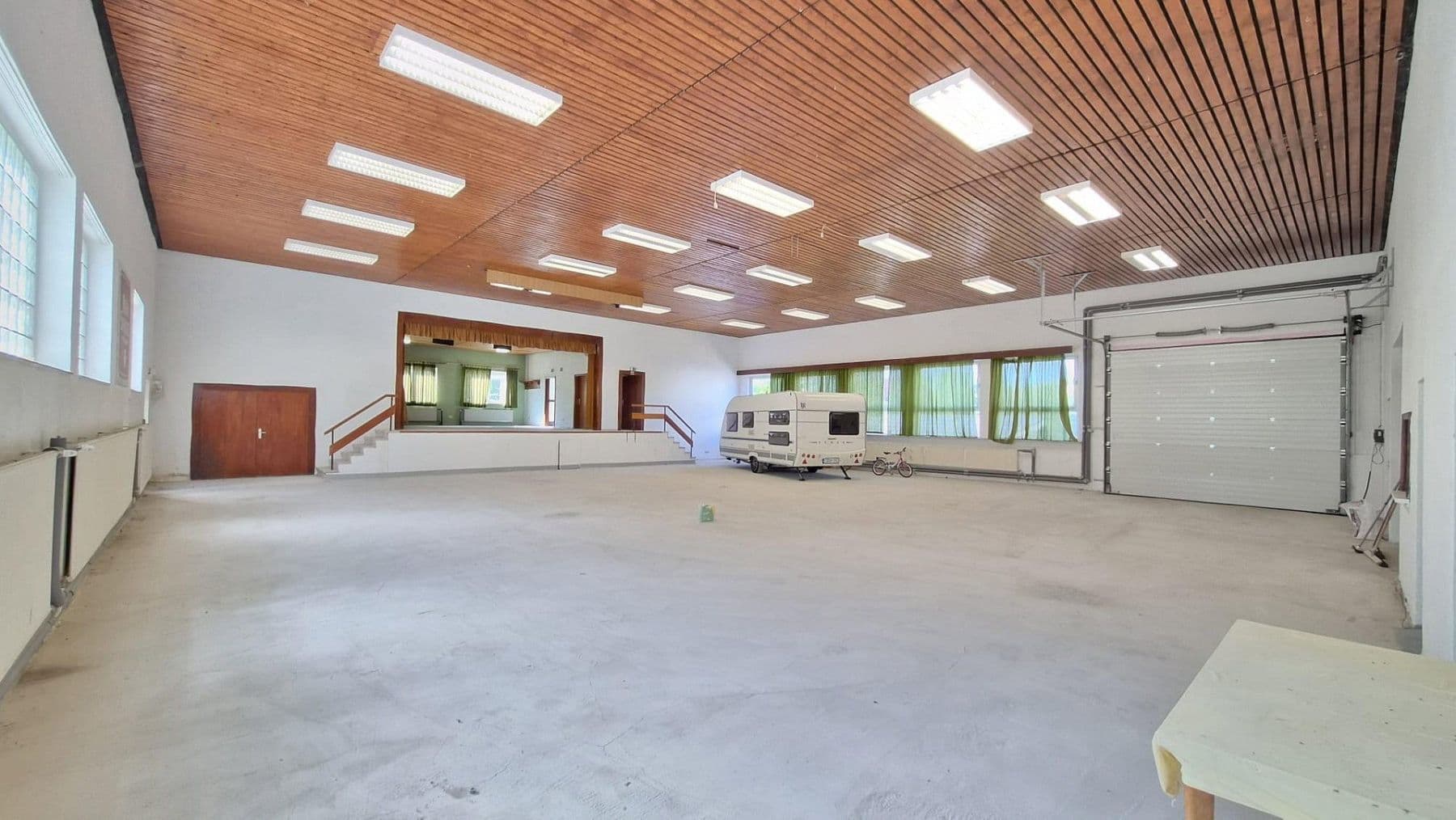 Prenájom nebytového priestoru 600 m², Bahnhofstr. 16, Hofbieber, Hesensko Prenájom nebytového priestoru 600 m², Bahnhofstr. 16, Hofbieber, Hesensko