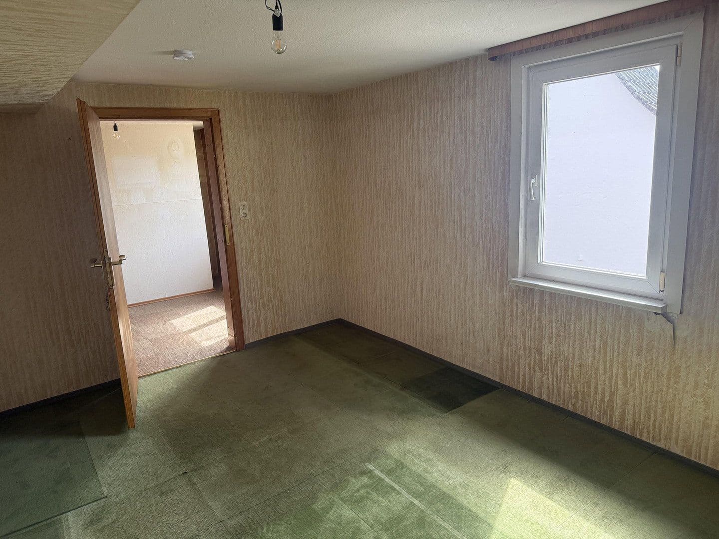 Predaj domu 161 m², pozemok 289 m², Hirschweg 3, Straubenhardt, Bádensko-Wurttembersko Predaj domu 161 m², pozemok 289 m², Hirschweg 3, Straubenhardt, Bádensko-Wurttembersko
