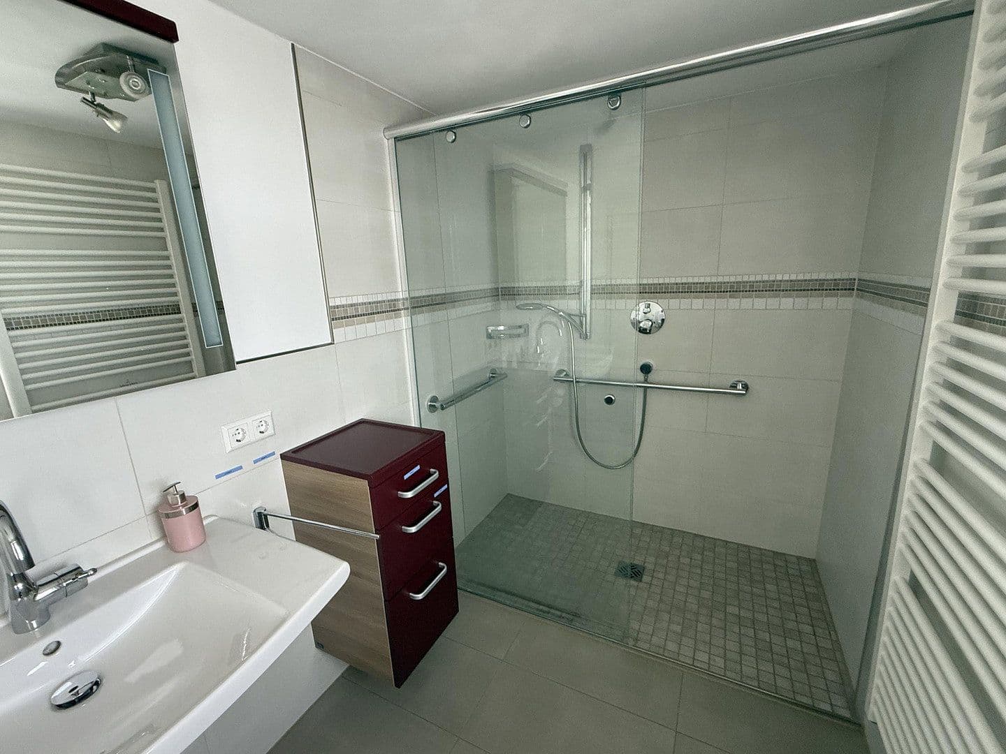 Predaj domu 161 m², pozemok 289 m², Hirschweg 3, Straubenhardt, Bádensko-Wurttembersko Predaj domu 161 m², pozemok 289 m², Hirschweg 3, Straubenhardt, Bádensko-Wurttembersko