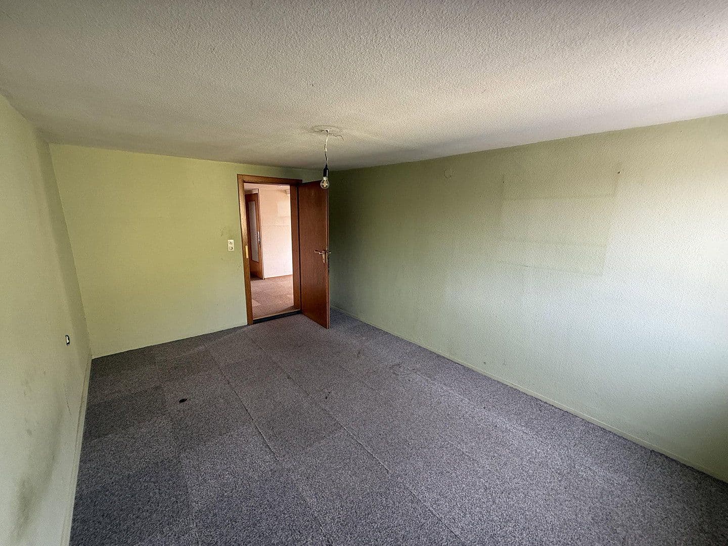 Predaj domu 161 m², pozemok 289 m², Hirschweg 3, Straubenhardt, Bádensko-Wurttembersko Predaj domu 161 m², pozemok 289 m², Hirschweg 3, Straubenhardt, Bádensko-Wurttembersko