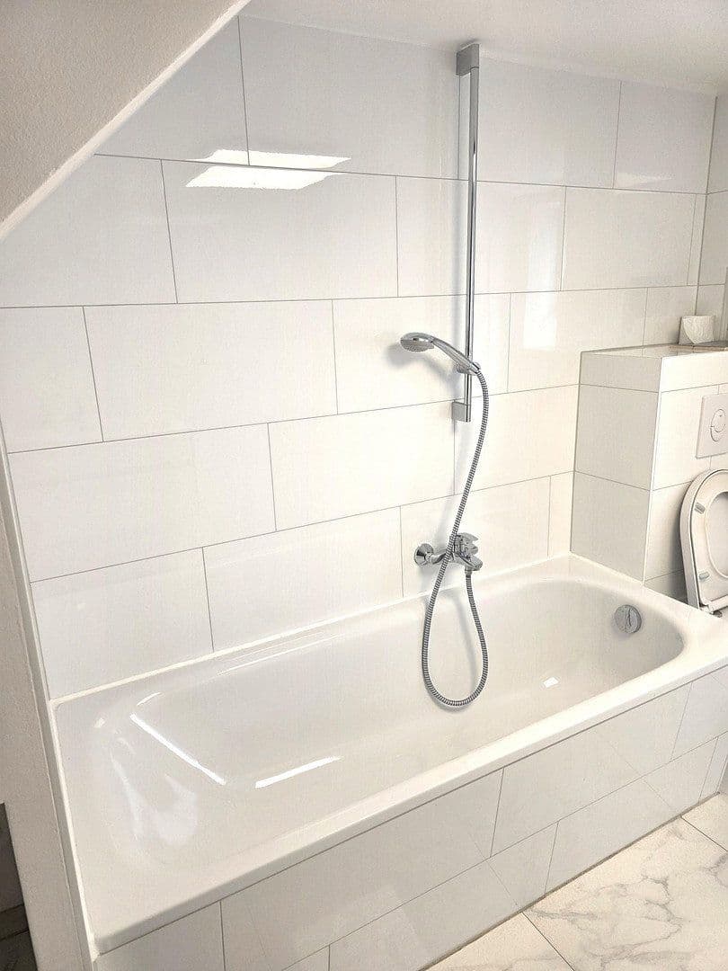 Prenájom bytu 7-izbový 204 m², Wandlitzstr. 1-3, Berlin, Berlín Prenájom bytu 7-izbový 204 m², Wandlitzstr. 1-3, Berlin, Berlín