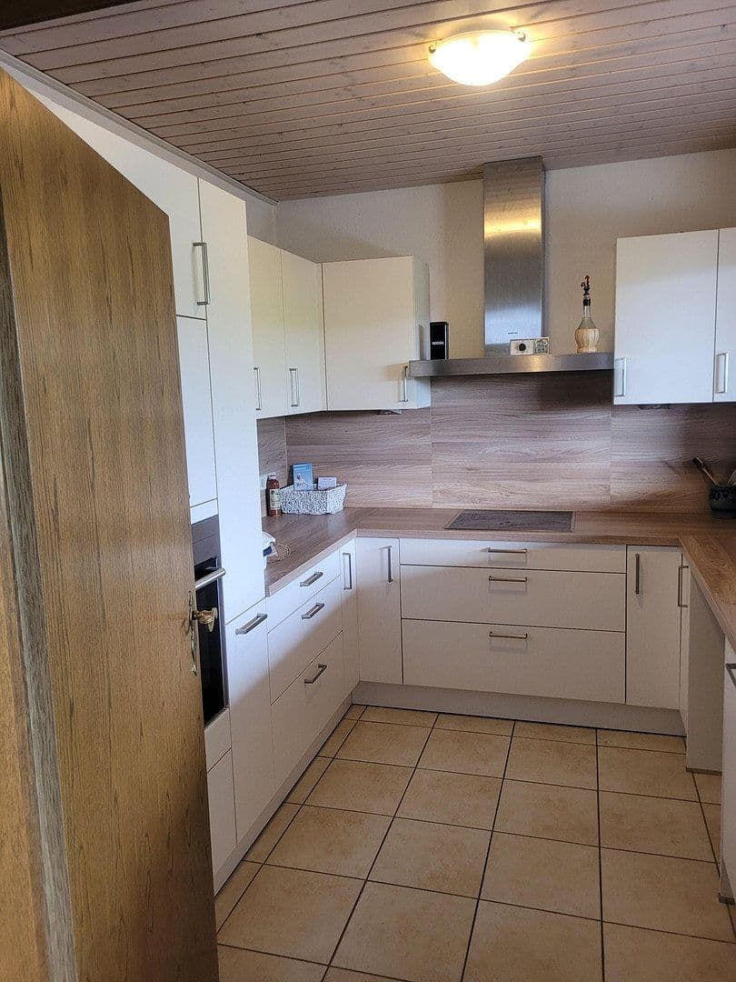 Predaj domu 252 m², pozemok 697 m², Bretten, Bádensko-Wurttembersko Predaj domu 252 m², pozemok 697 m², Bretten, Bádensko-Wurttembersko