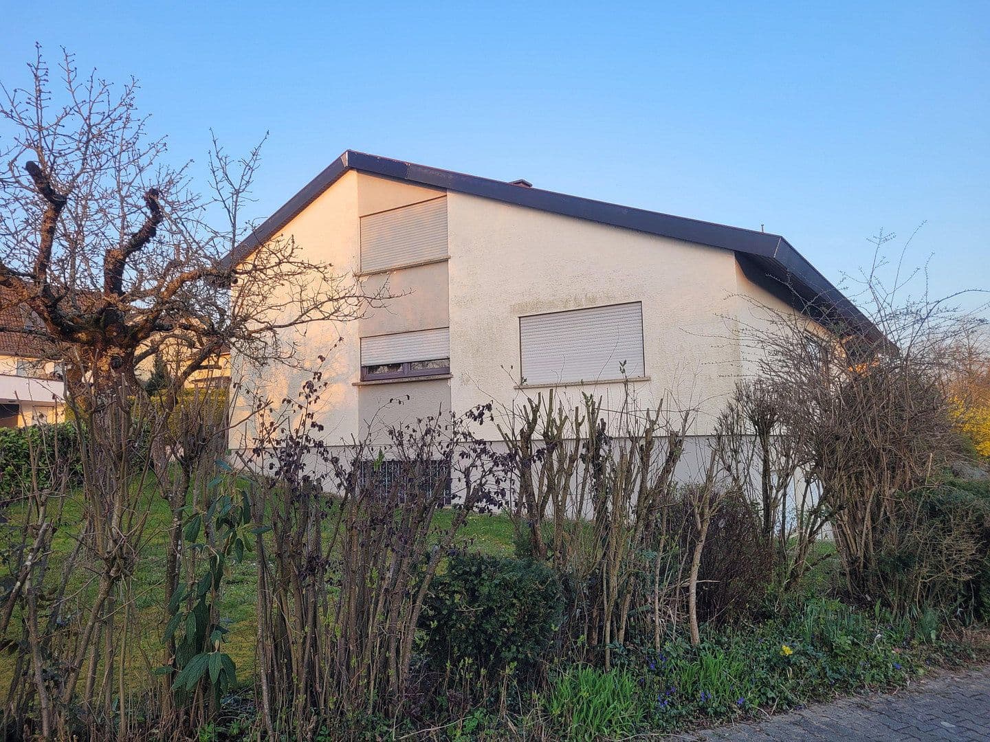 Predaj domu 252 m², pozemok 697 m², Bretten, Bádensko-Wurttembersko Predaj domu 252 m², pozemok 697 m², Bretten, Bádensko-Wurttembersko