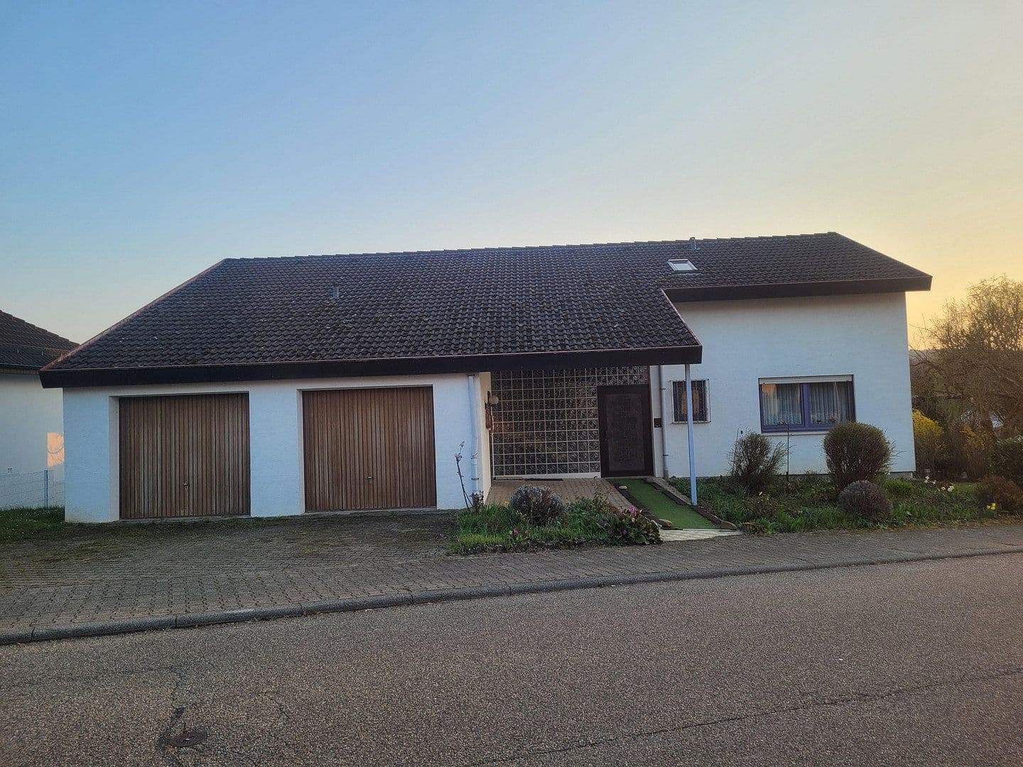 Predaj domu 252 m², pozemok 697 m², Bretten, Bádensko-Wurttembersko Predaj domu 252 m², pozemok 697 m², Bretten, Bádensko-Wurttembersko