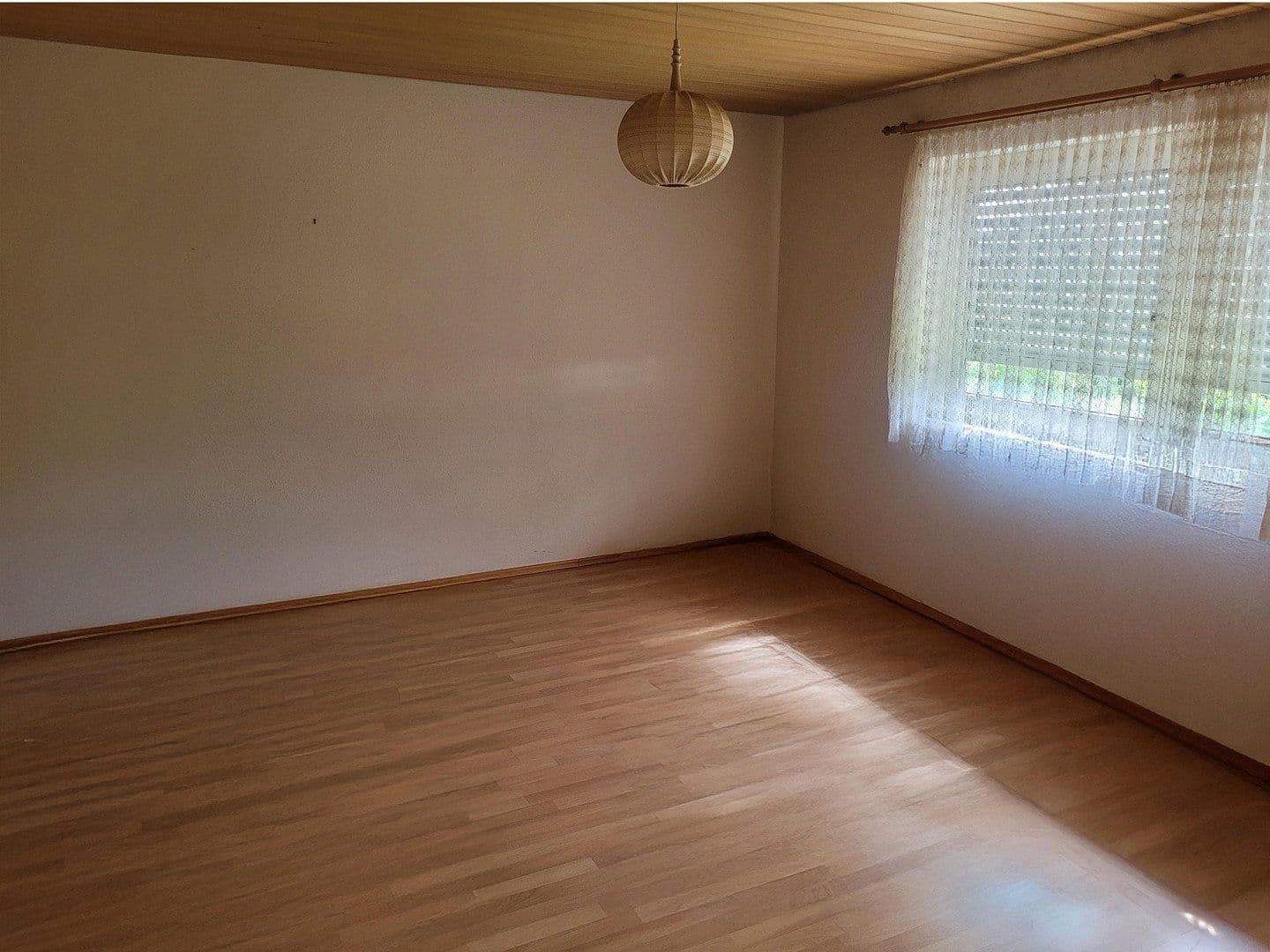 Predaj domu 252 m², pozemok 697 m², Bretten, Bádensko-Wurttembersko Predaj domu 252 m², pozemok 697 m², Bretten, Bádensko-Wurttembersko