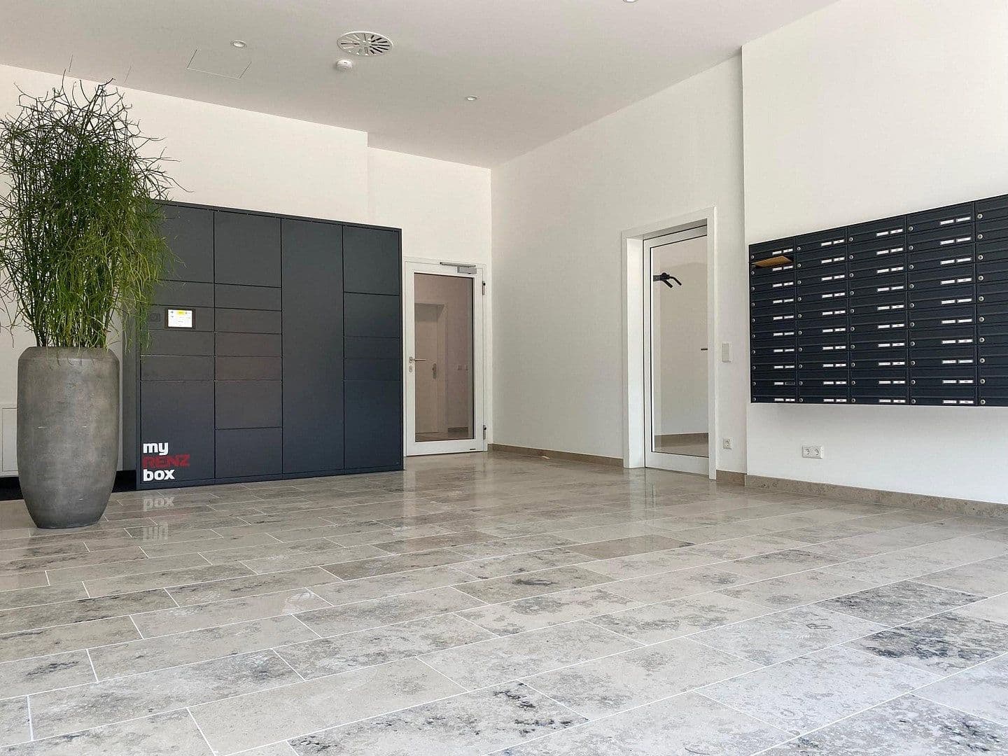 Prenájom bytu 2-izbový 114 m², München, Bavorsko Prenájom bytu 2-izbový 114 m², München, Bavorsko