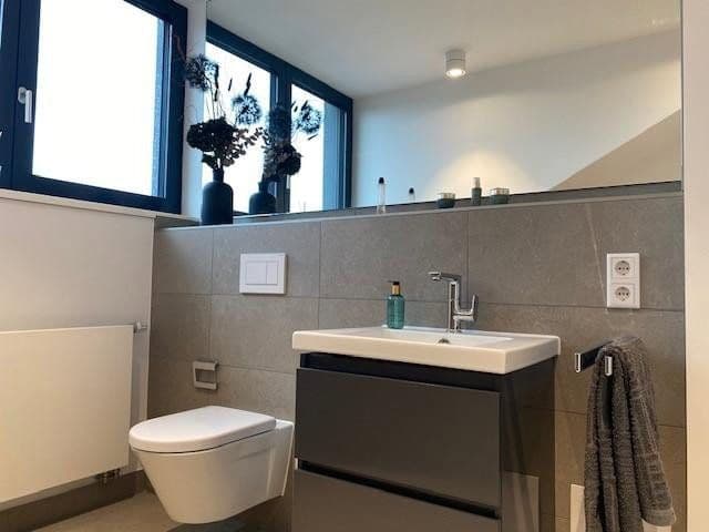 Prenájom bytu 2-izbový 114 m², München, Bavorsko Prenájom bytu 2-izbový 114 m², München, Bavorsko