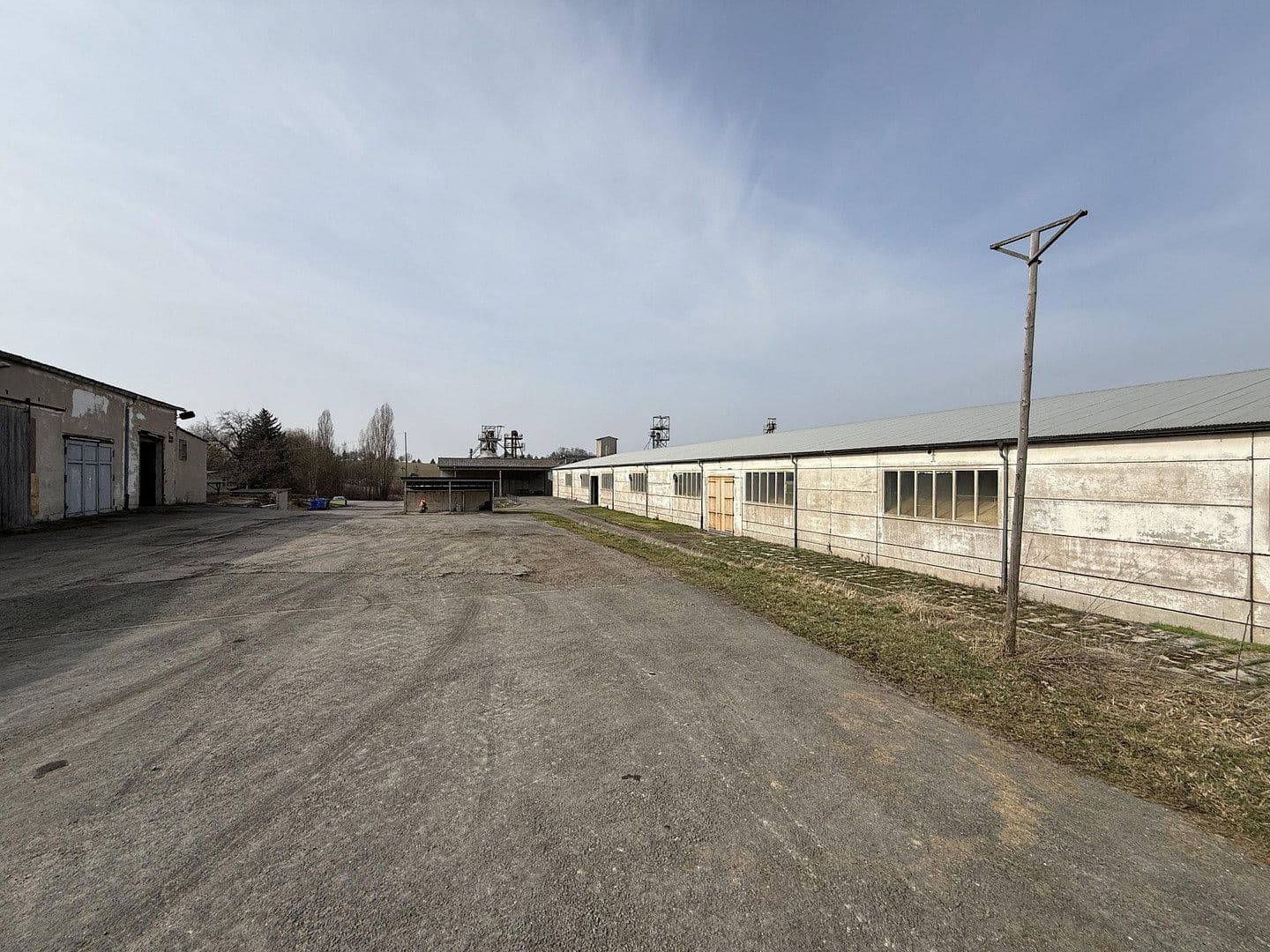 Predaj nebytového priestoru 28.000 m², Schleizer Straße 21 a, Neustadt an der Orla, Durínsko Predaj nebytového priestoru 28.000 m², Schleizer Straße 21 a, Neustadt an der Orla, Durínsko