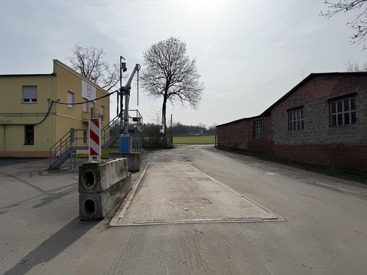 Predaj nebytového priestoru 28.000 m², Schleizer Straße 21 a, Neustadt an der Orla, Durínsko Predaj nebytového priestoru 28.000 m², Schleizer Straße 21 a, Neustadt an der Orla, Durínsko