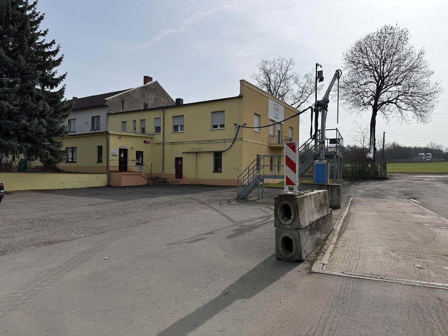 Predaj nebytového priestoru 28.000 m², Schleizer Straße 21 a, Neustadt an der Orla, Durínsko Predaj nebytového priestoru 28.000 m², Schleizer Straße 21 a, Neustadt an der Orla, Durínsko