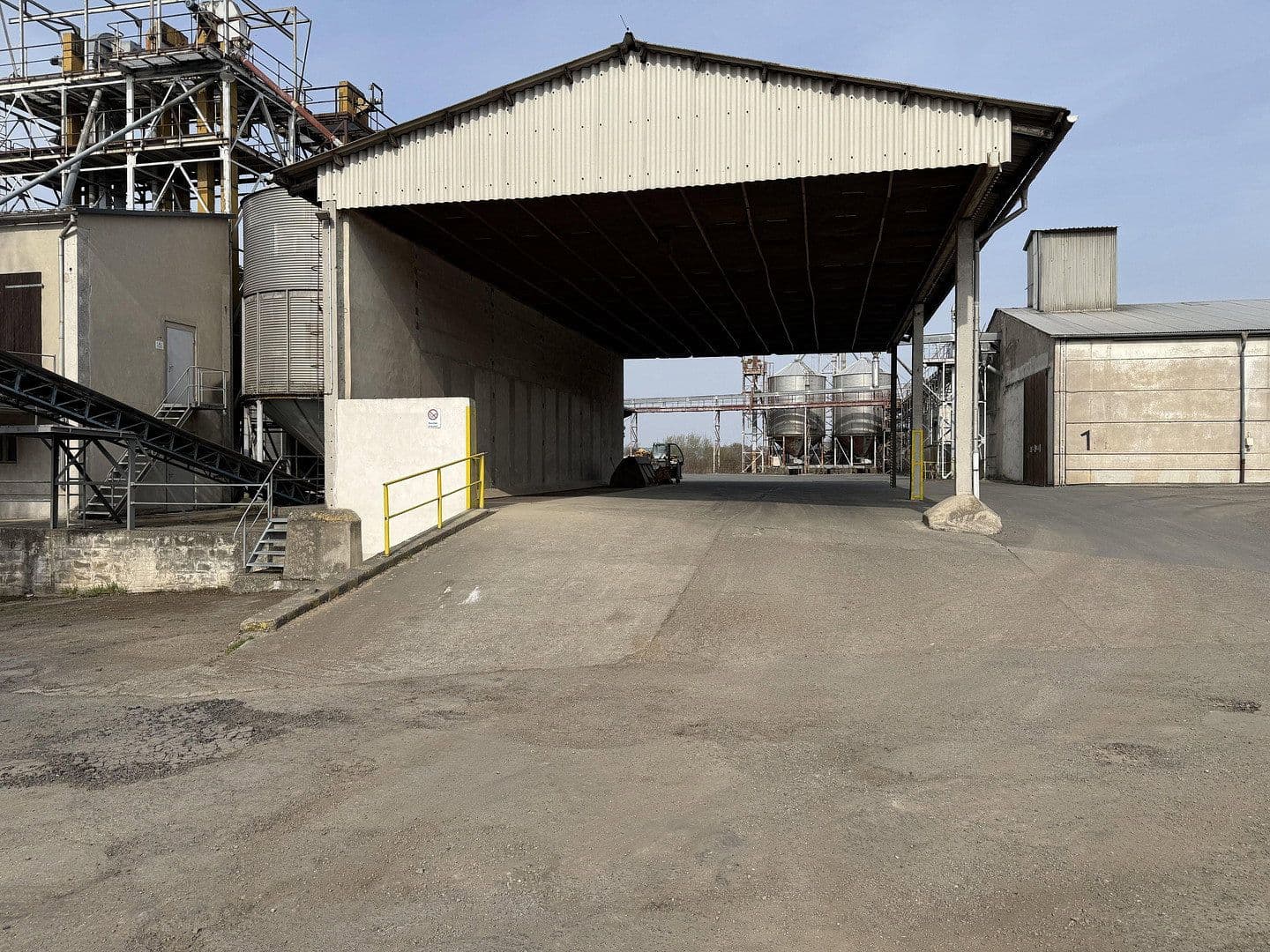 Predaj nebytového priestoru 28.000 m², Schleizer Straße 21 a, Neustadt an der Orla, Durínsko Predaj nebytového priestoru 28.000 m², Schleizer Straße 21 a, Neustadt an der Orla, Durínsko