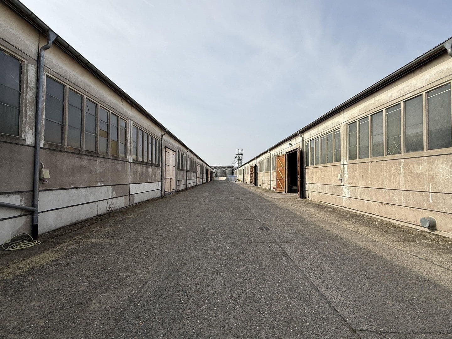 Predaj nebytového priestoru 28.000 m², Schleizer Straße 21 a, Neustadt an der Orla, Durínsko Predaj nebytového priestoru 28.000 m², Schleizer Straße 21 a, Neustadt an der Orla, Durínsko