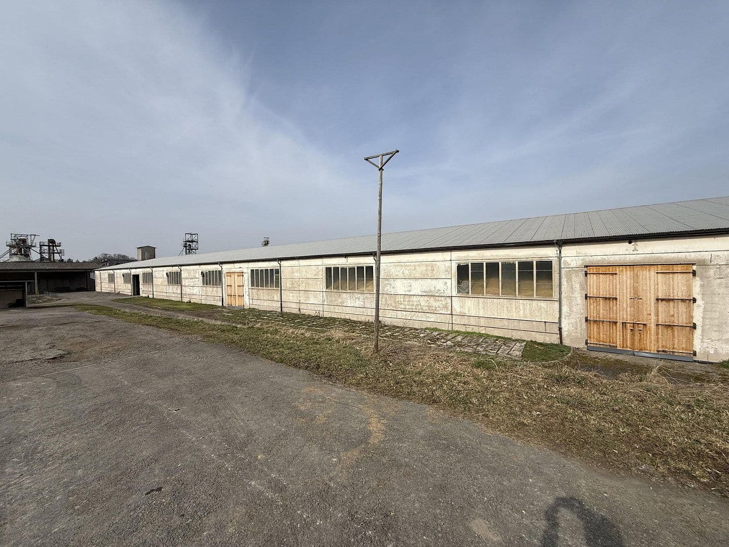 Predaj nebytového priestoru 28.000 m², Schleizer Straße 21 a, Neustadt an der Orla, Durínsko Predaj nebytového priestoru 28.000 m², Schleizer Straße 21 a, Neustadt an der Orla, Durínsko