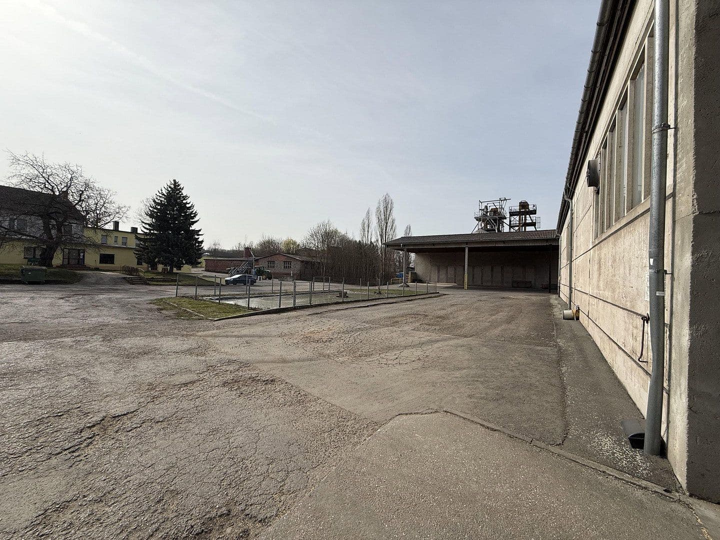 Predaj nebytového priestoru 28.000 m², Schleizer Straße 21 a, Neustadt an der Orla, Durínsko Predaj nebytového priestoru 28.000 m², Schleizer Straße 21 a, Neustadt an der Orla, Durínsko