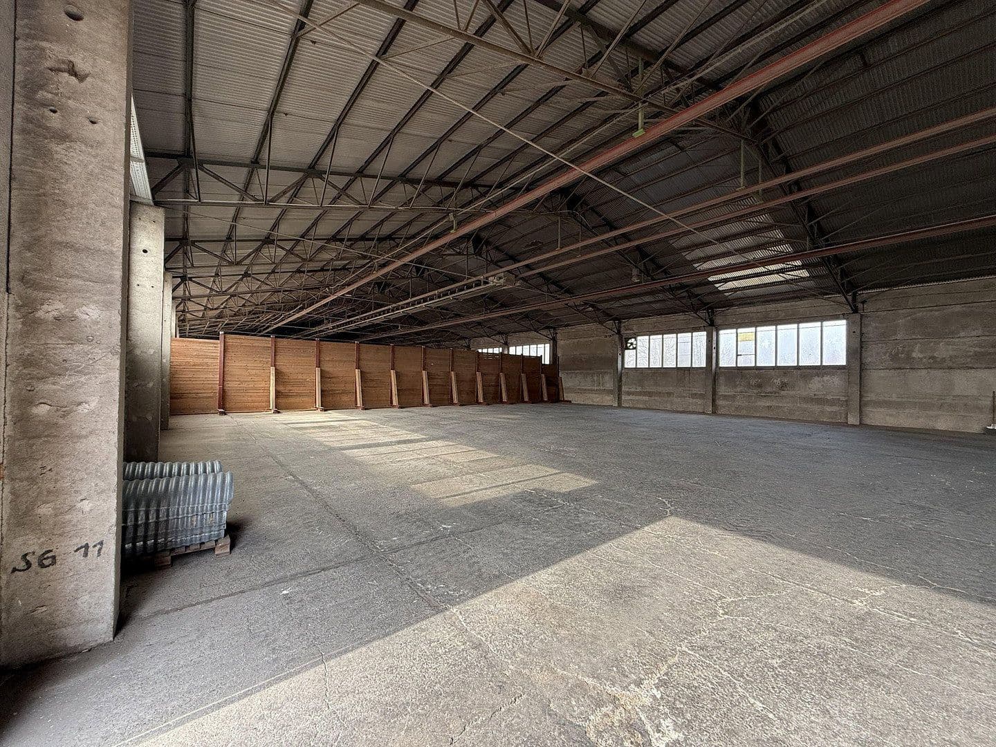 Predaj nebytového priestoru 28.000 m², Schleizer Straße 21 a, Neustadt an der Orla, Durínsko Predaj nebytového priestoru 28.000 m², Schleizer Straße 21 a, Neustadt an der Orla, Durínsko